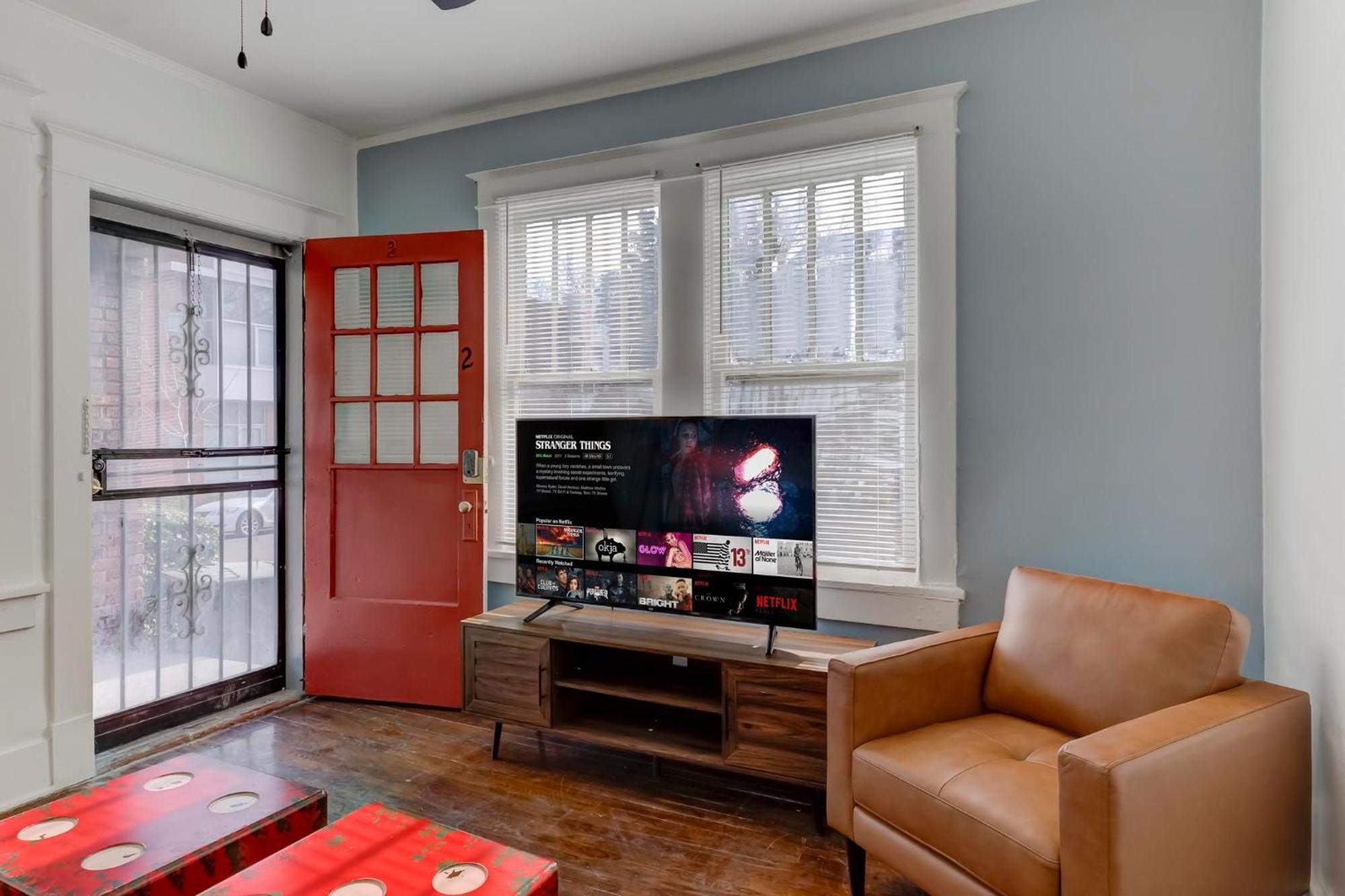 Charming Cooper-Young Flat In The Heart Of Мемфис Екстериор снимка