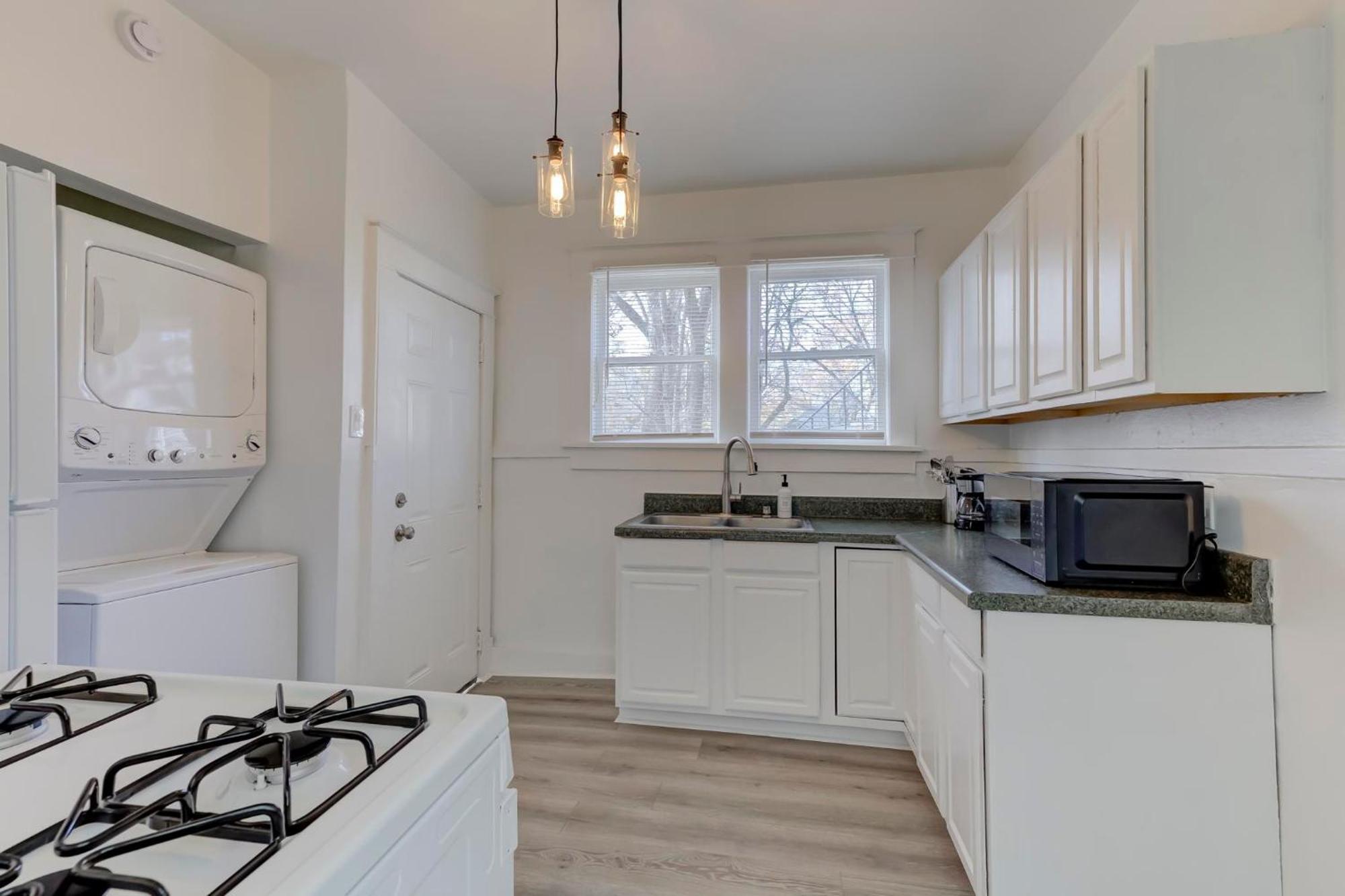 Charming Cooper-Young Flat In The Heart Of Мемфис Екстериор снимка